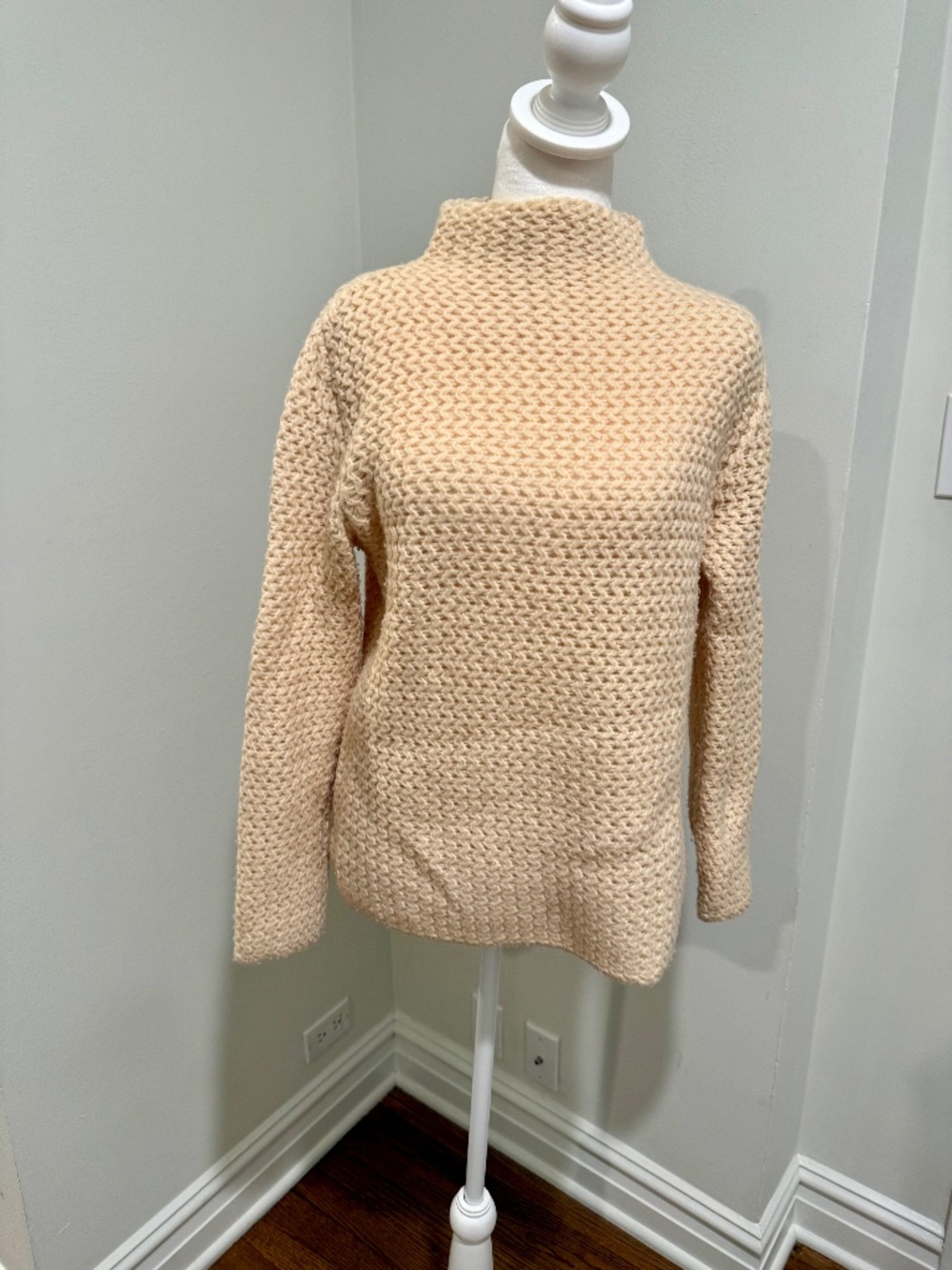 Burberry Sweater Size M